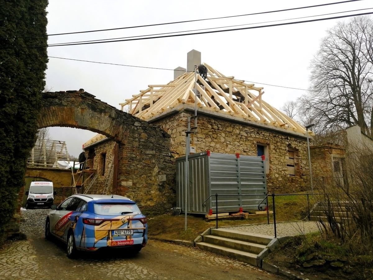 Krov Fara Chl&iacute;skov